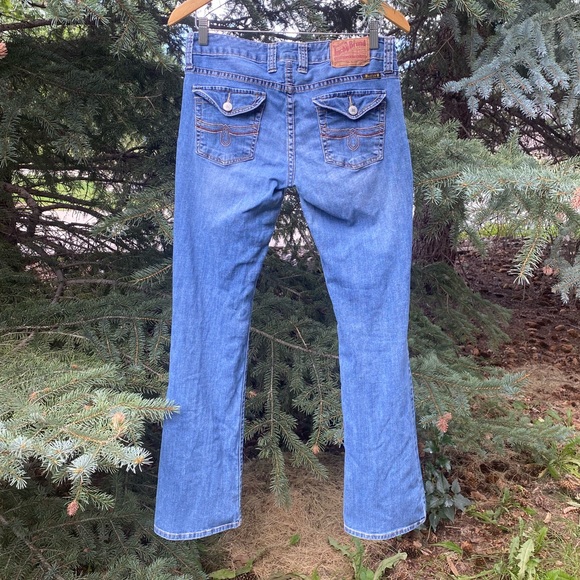 SOFT! Lucky Brand Bootcut Jeans - Picture 10 of 16